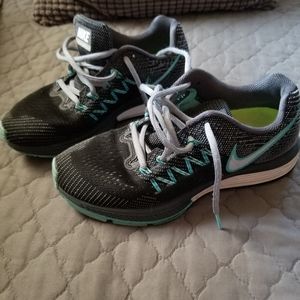 Nike zoom vomero 10 running sneakers